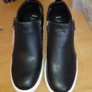 Time and Tru Women Shoes